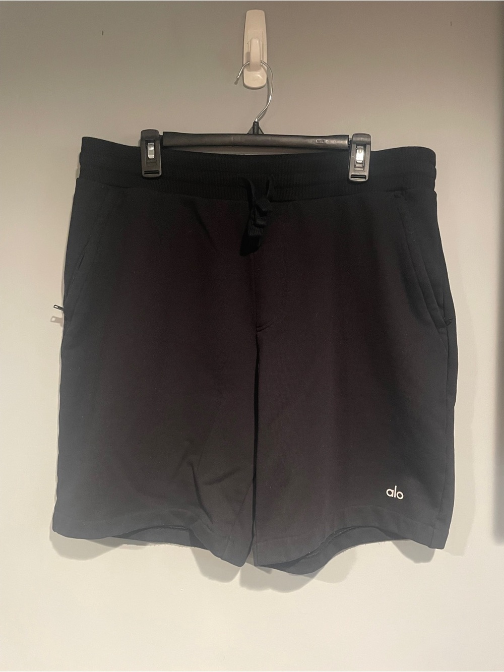 alo mens black chill shorts size XL